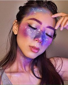 Galaxy Theme Makeup, Galaxy Face Paint, Space Themed Makeup, Space Makeup Looks, Constellation Makeup, Galaxy Makeup Looks, Cosmic Makeup, Alien Makeup, Holographic Makeup