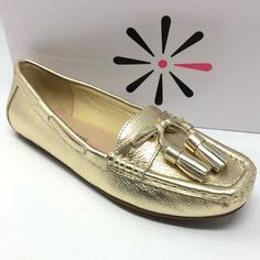 New In Box Isaac Mizrahi Aislinn Women's Loafers Size 5.5 M Gold Leather Mocassin Toe Bow With Tassel Detail Slip On Shoes Bundle Multiple Items And Save! Gold Flats With Removable Insole For Spring, Gold Flats For Spring Formal Occasions, Classic Gold Flats For Spring, Gold Loafers For Spring Formal Occasion, Elegant Gold Loafers For Spring, Gold Round Toe Loafers For Galas, Gold Slip-on Loafers For Galas, Gold Slip-on Loafers With Round Toe, Gold Round Toe Flats For Galas