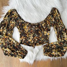 Urban Outfitters Floral Crop Top, Brand New With Tag. Uo Elowen Floral Puff Sleeve Crop Top. Ties In The Front, Puff Sleeves, And A Sweetheart Neckline. 100% Rayon. Perfect Color Pattern For The Fall. Size Small. Retail $49. Please Read Policy Before Buying #Uo #Urbanoutfitters #Cottage #Fall #Croptop Picnic Puffer Sleeves Uo Urban Outfitters Urban Outfitters Fitted Floral Print Tops, Fitted Floral Print Top From Urban Outfitters, Fitted Floral Print Tops By Urban Outfitters, Fitted Urban Outfitters Floral Print Tops, Yellow Cropped Tops For Fall, Cropped Yellow Tops For Fall, Urban Outfitters Long Sleeve Tops With Floral Print, Trendy Yellow Blouse With Floral Print, Urban Outfitters Cotton Tops With Floral Print