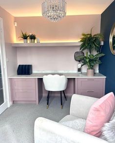 Pink Kitchen Inspiration, Shaker Drawer Fronts, Rose Kitchen, Howdens Kitchens, Fitted Kitchens, Mdf Doors, Painted Drawers, Real Homes, Cabinet Style