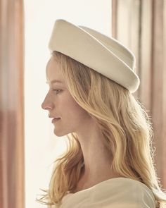 Gigi Burris Millinery | Laura Halo Hat | Ivory – GIGI BURRIS Janelle Monae, Hat Felt, Bridal Hat, Fall Hats, Elegant Hats, Fancy Hats, Wedding Hats, Wide Cuff, Derby Hats