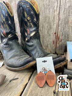 Let your inner cowgirl shine! These Desert Cowgirl Earrings will add a little bit o' western flair to any outfit. Lightweight and made of acrylic, they'll keep your ears feeling comfortable and looking stylish! 1.25”