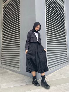 Mafia Outfit Women Hijab, Ootd Yearbook, Ootd Vest, Bts Mafia, Outfit Concert, Ootd Aesthetic