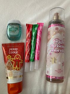 Bath Body Works Christmas, Christmas Beauty Products, Christmas Bath And Body Works, Bath And Body Works Aesthetic, Lush Christmas