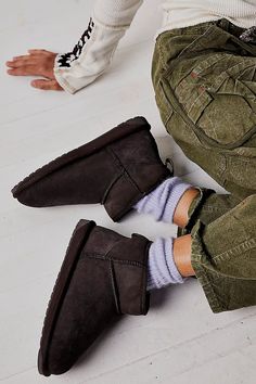 EMU Stinger Micro Boots | Free People Emu Australia Boots, Emu Boots, Dr Martens Jadon, Short Winter Boots, Emu Australia, Vegan Boots, Red Fits, Plants Indoor, Sheepskin Boots