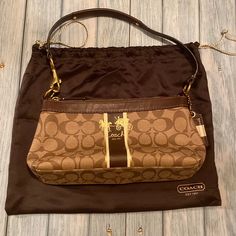 Nwot! Coach Signature Collection Vintage All Leather Brown Shoulder Bag With Satin Dust Bag Included! Vintage Brown Leather Bag, Brown Leather Purse, Vintage Coach Bags, Brown Satin, Brown Shoulder Bag, Brown Leather Bag, Coach Shoulder Bag, Tote Bag Purse, Coach Purse