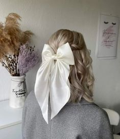 Bride Hair Bow. Beautiful and stylish bridal bow is a perfect veil alternative on your wedding day! It's such a great and simple bridal hair accessory for bachelorette party or bridal shower as well. Bow measures: 12" long and 6" wide. If you need another length please, contact me for the special order request. Veil Alternative, Bridal Bow, Party Veil, Retro Bridal, Bridal Hair Veil, White Hair Bows, Vintage Veils, Bridal Hair Accessory, Bride Veil