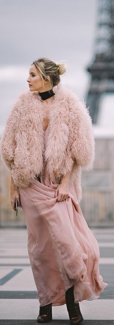 Fashion Week Dresses, Pink Feminine, Haute Couture Paris, Parisienne Chic, Bohemian Inspiration, Elie Saab Spring, Moda Paris, Pink Fur, Grunge Vintage