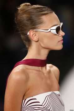 Glasses Design, Beach Sunglasses, Good To See You, Eye Frames, Eye Wear, For Your Eyes Only, Carolina Herrera, Sunglass Frames, Fashion Designers