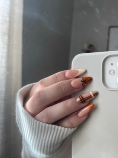 Fall Nails Acrylic Halloween, Nail Inspo Coffin Halloween, Fall Nails 2023 Short Almond, Short Almond Acrylic Nails Fall Design, Aesthetic Fall Acrylic Nails, Fall Acrylic Nails With Pumpkin, Cute Fall Nails Orange And Brown, Long Almond Autumn Nails, Acrylic Nails With Pumpkins