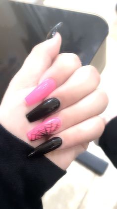 Goth Aesthetic Nails Acrylic, Pink And Black Spider Web Nails, Emo Pink Nails, Scene Nails Acrylic, Draculaura Inspired Nails, Cute Emo Nails, Cute Goth Nails, Emo Acrylic Nails, Punk Nails Grunge