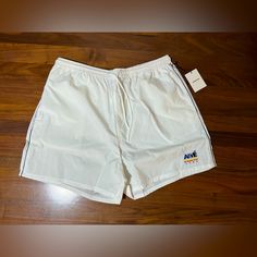 Aime Leon Dore Alm 38-Gs Offshore Short In Bright White 1986 Technohull Ss23 Men’s Size Xl 100% Authentic Guaranteed. Brand New With Tags. Free And Fast Shipping. White Short Embroidered Artwork At Lower Front Leg Elasticated Waistband With Cotton Drawstrings Two On Seam Hand Pockets One Single Welt Pocket At Back 100% Nylon Machine Wash Made In China Vintage Sports Bottoms For Summer, White Beach Season Shorts For Streetwear, White Streetwear Shorts For Beach Season, White Shorts For Beach Season Streetwear, White Summer Streetwear Bottoms, Vintage White Beach Bottoms, White Bottoms For Beach Season Streetwear, Ss23 Men, Single Welt Pocket