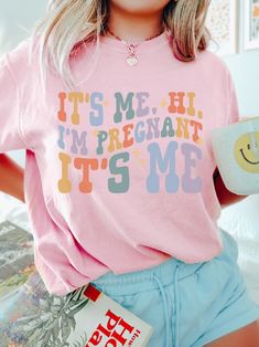 Hi It's Me Pregnant Shirt, Digital Announcement, I'm Pregnant, Pregnancy Shirts, Exciting News, Matching Couples, Summer Tops, Best Sellers, Everyday Wear