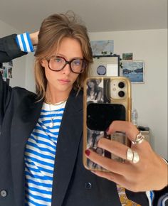 Big Glasses Outfit, Jimmy Fairly Glasses, Trendy Glasses 2023, Big Glasses Aesthetic, Thick Glasses Frames, Eyeglasses Aesthetic, Quirky Glasses, Statement Glasses, Glasses Inspo