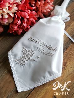 Personalized handmade handkerchief (handkerchief with candle) Choice 1: xstiched angel , name, date Choice 2: lined angel , name, date Choice 3: Small cross, name, date Please choose the color of thread, and fabric with a choice for the embroidery design Fabric choices ✔Premium Muslin 100% cotton ✔Flannel 100% cotton Price is for a 1 handkerchief Handmade White Handkerchiefs For Gift, White Handmade Handkerchief As Gift, Name Embroidery On Handkerchief, Elegant Embroidered Handkerchiefs Gift, White Handkerchiefs With Embroidered Text As Gift, Embroidered Wedding Hankerchief, Embroidered Hankerchief Wedding, Handmade Handkerchiefs, Christening Candle