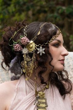 Art Nouveau Hair, Graduation Photo Booth Props, Graduation Photo Booth, Beaded Headpiece, Costume Inspo, Fantasy Hair, Graduation Photo, Booth Props, Hair Design