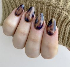 Unique Brown Nails, Carey Nails, Tortoise Shell Nails, Shell Nails, Makeup Nails Designs, Studded Nails, Simple Acrylic Nails, Classy Acrylic Nails, Classic Nails