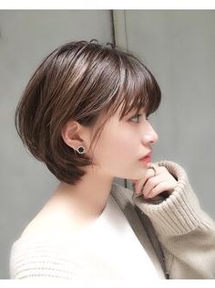 ひし形シルエット大人ボブ可愛い2023  夏　NAOMI：L075848820｜エマ ギンザ(EMMA GINZA)のヘアカタログ｜ホットペッパービューティー Japanese Short Hair, Shot Hair Styles, Short Bob Haircuts, Penteado Cabelo Curto, Short Hair Updo