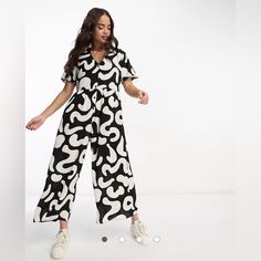 This Asos Jumpsuit Is New With Tags And Comes In A Size 4. The Material Is A Bit Sheer, I Added A Photo At The End Of The Series To Show How It Looks In The Light. Mode Prints, Black White Jumpsuit, Jumpsuit Pattern, Print Trends, Jumpsuit With Sleeves, Mode Inspo, Playsuit, Abstract Print, Playsuit Jumpsuit