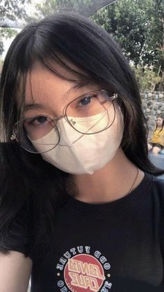 Short Hair Glasses, Douyin Fashion, Hairstyles With Glasses, Phone Wallpaper For Men, Classy Photography, Tiktok Style, Cute Selfie Ideas, Pretty Selfies, Insta Photo Ideas