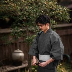 Check out this ⛩️ Dark Grey Traditional Men Kimono ⛩️ Shop & Grab 15% off with code 🎁 JPIN 🎁 #kimono #traditional #japanese #clothing Yukata Male, Japanese Kimono Fashion, Men's Yukata, Traditional Japanese Kimono, Anime Kimono, Yukata Kimono, Kimono Yukata, Traditional Kimono