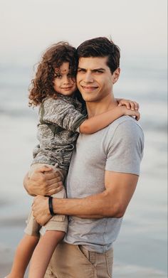 Father Daughter Photos, Funny Marvel Memes, Nyc Life, Architecture Old, Father Daughter, Fall Photos, Boy Hairstyles