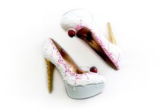 Shoes for Dessert, Yes Please! Cheesecake On A Stick Recipe, Shoe Bakery, Chris Campbell, Pink Platform Shoes, Candy Clothes, Cream Pumps, Magic Shoes