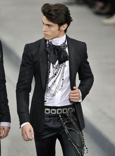 lorita fashion - Google 検索 Gothic Fashion Victorian, Gothic Men, Tuxedos, Prince Charming, Dark Fashion, Goth Fashion, Dandy, Fashion Week Spring, Gothic Fashion