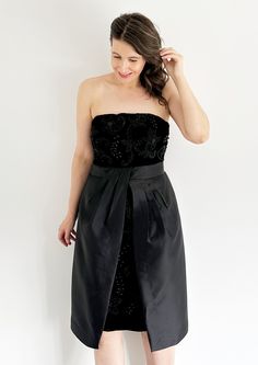 "🤍VINTAGE BLACK VELVET BEADED STRAPLESS PARTY DRESS🤍 Stand out from the crowd in this stunning vintage evening dress, perfect for special occasions and Christmas parties! **WELCOME TO SEASONALLY DRESSED** BRAND ~ Debut 👗 Size: UK 14 today Label Size: UK 14 Model is a UK 12 | 5ft 6 (Clipped at the back for photos) 🌎 International Sizing: See converter within Frequency Asked Questions Underarm to underarm (Flat): 18.5\" Waist (Circumference):32\" Hips (Circumference): 43\" Underarm to Hem: 34\ Velvet Dress Uk, Party Dresses Uk, Evening Cocktail Dress, Cape Designs, Robes D'occasion, Strapless Party Dress, Robes Vintage, Dress Christmas, Circle Dress