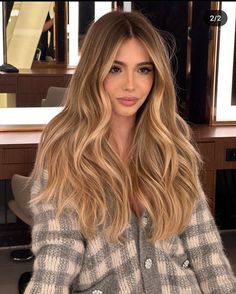 Metalic Blond Hair, Brazilian Blonde Hair, Malibu Blonde Hair Color, Blonde Hair Tanned Skin, Metallic Blonde Hair, Brown Eyes With Blonde Hair, Golden Honey Brown Hair, Light Honey Blonde, Vanilla Beige Blonde Hair