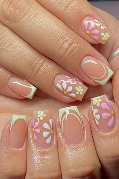 Shorties Nails, Holiday Acrylic Nails, Elegant Nail, Elegant Nail Art, Spring Acrylic Nails, Nail Art Trends, Simple Gel Nails