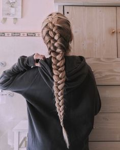 Beach Hairstyles For Long Hair, Work Hairstyles, Super Long Hair, Hair Skin Nails, Hairdo For Long Hair, Head Hair, Hair Envy, Beach Hair, Thick Hair