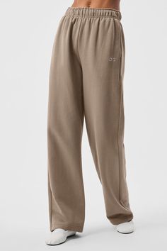 Okay, so we’re pretty much obsessed with this new, straight-leg version of the Accolade Sweatpant — it’s a super soft, leveled-up classic with a chrome Alo logo detail and powerful, performance tech for studio & street. Wear it in cold weather with a bold jacket and transition to warmer weather with slides. Find your fit and see all the ways to style it. EXPLORE ACCOLADE. Grey Hair Accessories, The Accolade, Black And Grey Hair, Gray Accessories, Wide Leg Sweatpants, Sweaters Knitwear, Alo Yoga, Womens Sweatpants, Yoga Women