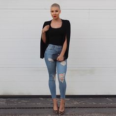 Buzzcut Women Outfit, Buzzcut Fashion Women, Bald Women Style Outfits, Buzzed Hair Outfits, Bald Women Fashion Outfits, Buzzcut Outfit Women, Shaved Head Women Photoshoot, Buzzcut Model Woman, Girl Buzzcut Black Hair