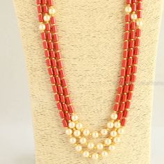 Coral Beads Jewellery, Pearl Necklace Indian Jewelry, Red Coral Jewellery, Coral Colour, Silver Bridal Earrings, Coral Beads Necklace, Pearl Necklace Designs, Beaded Necklace Designs, Long Pearl Necklaces