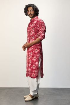 Red straight kurta with floral peony print. Paired with a pant. - Aza Fashions Red Kurta With Naqshi In Traditional Drape, Designer Red Kurta With Naqshi Details, Red Naqshi Kurta With Traditional Drape, Red Straight Kurta With Naqshi Detailing, Red Straight Kurta With Naqshi, Red Floral Print Unstitched Kurta, Fitted Red Floral Print Kurta, Red Traditional Kurta With Floral Print, Red Floral Print Kurta For Diwali