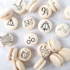 macaroons with harry potter symbols on them