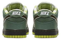 The Concepts x Dunk Low SB 'Green Lobster' features a green colorway with a durabuck and suede upper in Green Stone, with an understated speckle graphic. The low top also flaunts a white padded tongue for comfort, patterns on the inner lining, and a Zoom Air insert in the sockliner for soft support. SKU: BV1310-337 Release Date: 14 Dec 2018 Color: Bright Cactus/Volt-El Dorado-Bright Cactus Green Suede Sneakers For Streetwear, Green Sneakers With Padded Tongue For Sports, Green Sneakers With Padded Tongue, Green Sporty Sneakers With Padded Tongue, Green Low-top Sneakers With Padded Tongue, Vapour Max Nike, Dunk Low Nike, Nike Sacai, Low Air Jordan 1