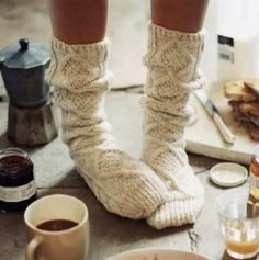 This is why I love fall and winter Sukienki Maksi, Cable Knit Socks, Comfy Socks, Cozy Socks, Warm Socks, Baby Cold, Comfy Cozy, Sweater Sleeves