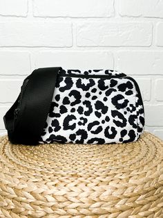 Sling belt bag black leopard - Trendy Bags at Lush Fashion Lounge Boutique in Oklahoma City Trendy Crossbody Phone Bag With Zipper Pouch, Casual Leopard Print Crossbody Bag, Affordable Bags, Trendy Belts, Black Leopard, Women's Boutique, Bags And Accessories, Cute Bags, Oklahoma City