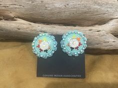 Authentic Beautiful Navajo Handcrafted Pow Wow Fancy Dancer Hand Beaded Earrings with Leather Backing and Swarovski crystals. Hand beaded by Navajo Artist R. Sellers❤️ Perfect for a Gift❤️ Beadwork Ideas, Earrings Fancy, Native Beading, Native Beading Patterns, Beaded Things, Beads Art, Earrings Patterns, Beaded Earrings Diy, Baby Earrings