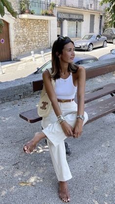 Old Money Aesthetic Girls Summer, Clean Girl Old Money Aesthetic, Classy Clean Girl Aesthetic, Airport Outfit Old Money, Outfits For Monaco, Rich Mom Aesthetic Classy Outfit, Birkin Mom Outfit, Classy Mom Aesthetic, Madrid Spring Outfits