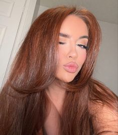 Hair Color Inspo For Brown Skin, Chocolate Brown Copper Hair, Chocolate Copper Hair Color, Copper Hair Money Piece, Brown Eyes Hair, Light Auburn Hair, Red Hair Looks, Brown Blush, Hair Colorful