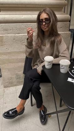 Achieve a stylish office look with luxe summer work outfits. #SummerFashion #WorkOutfits Loverly Grey, Smart Casual Work, Business Casual Outfits For Work, Smart Casual Outfit, Casual Work Outfits, Mode Inspo, Work Outfits Women, Casual Work, 가을 패션