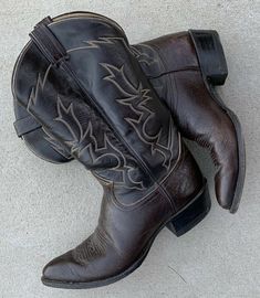 vintage Tony Lama cowboy boots western brown leather mens size 9 1/2 D. Boots only. No box. Please be aware that vintage footwear tends to run differently/smaller than modern day sizes. See pics 11 & 12 for some measurements. Naturally distressed from wear. All pics are of the same one pair of boots buyer will receive. See all 12 pics for details & enlarge each pic for a closer look. Any wear, soiling, scuffs, scrapes, scratches or anything else is to be considered character. See pics 9 & 10 as Rustic Brown Boots For Western-themed Events, Western Brown Boots For Ranch, Brown Western Boots For Ranch, Western Style Brown Boots For Ranch, Distressed Brown Western Boots For Western-themed Events, Western Distressed Brown Boots For Western-themed Events, Western Style Distressed Brown Boots For Western-themed Events, Vintage Brown Snip Toe Boots For Ranch, Southwestern Brown Snip Toe Boots