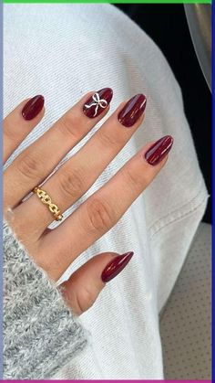 Explore the epitome of Winter Burgundy Nails Trend in 2024! ❄️🍷💅 Immerse yourself in cozy elegance with deep wine hues that define the season's chic allure. Discover the artistry of nail design as we unveil rich winter colors and dazzling accents. Let your fingertips make a statement with the luxurious touch of Burgundy Bliss. Your winter nail game just got a whole lot richer! 💅✨ #NailArt #WinterNails #Burgundynails Kutek Disney, Wine Nails, Cherry Nails, October Nails, Nagel Tips, Smink Inspiration, Casual Nails, Makijaż Smokey Eye