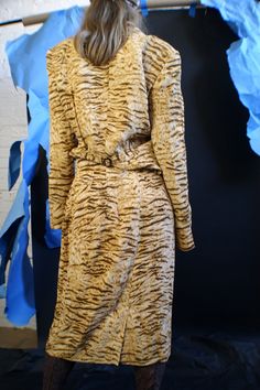 Silk Tiger Print Suit Measurements: jacket: shoulders-34'', chest-32'', waist-32'' skirt: waist-28'', hips-40'', length-25'' Fits sizes S-M(US) please check the measurements above and our size chart Perfect Condition 100% silk Vintage (made in the USA) from the early 1980's Revamped by ULTRA-CAT in California Fitted Long Sleeve Brown Skirt Suit, Suit Measurements, Orange Suit, Womens Suits, Velvet Suit, Gold Lame, Linen Jackets, Tiger Print, Vintage Linens