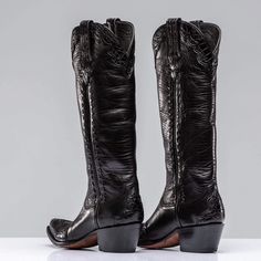 Janie's Crocodile Majestic In Black - AXEL'S Goth Cowgirl, Nile Crocodile, Boot Design, Silver Boots, Cowgirl Boot, Suede Vest, Cashmere Jacket, Merino Sweater, Boot Companies