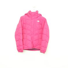 SKU - CG8065 Vintage The North Face 600 women's hooded puffer jacket in hot pink. Best fits S DETAILS: - Full zip up with 2 front zip up pockets - Small The North Face logo on front and back   👕 Fits like a - S - Label states - S - Pit to Pit - 20" - Length - 23" - Pit to Cuff - 20"   👇 If any defect is found and it is not included in the provided photos, it will be listed below. -    🧺 All items are professionally washed and ironed before photos are taken and then sold.    ✅ If the item is l Hooded Puffer Jacket, Face Logo, Men's Coats And Jackets, In Hot, Puffer Jacket, The North Face Logo, Mens Coats, North Face, Favorite Outfit