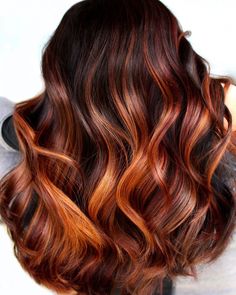 Copper Balayage Hair Ideas Colour, Copper Lowlights, Red Lowlights, Red Balayage Hair, Copper Red Hair, Copper Balayage, Red Balayage, Hair Curling Tips, Hair Color Highlights